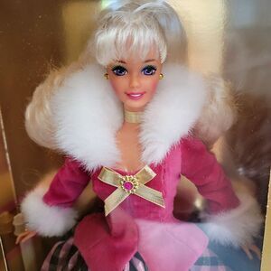 Barbie Avon Winter Rhapsody Special Edition 16353 Mattel 1996 NRFB Bonde Pink